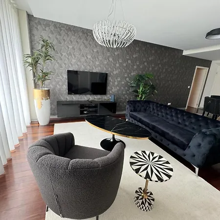 Next Corner Plaza Apartmán